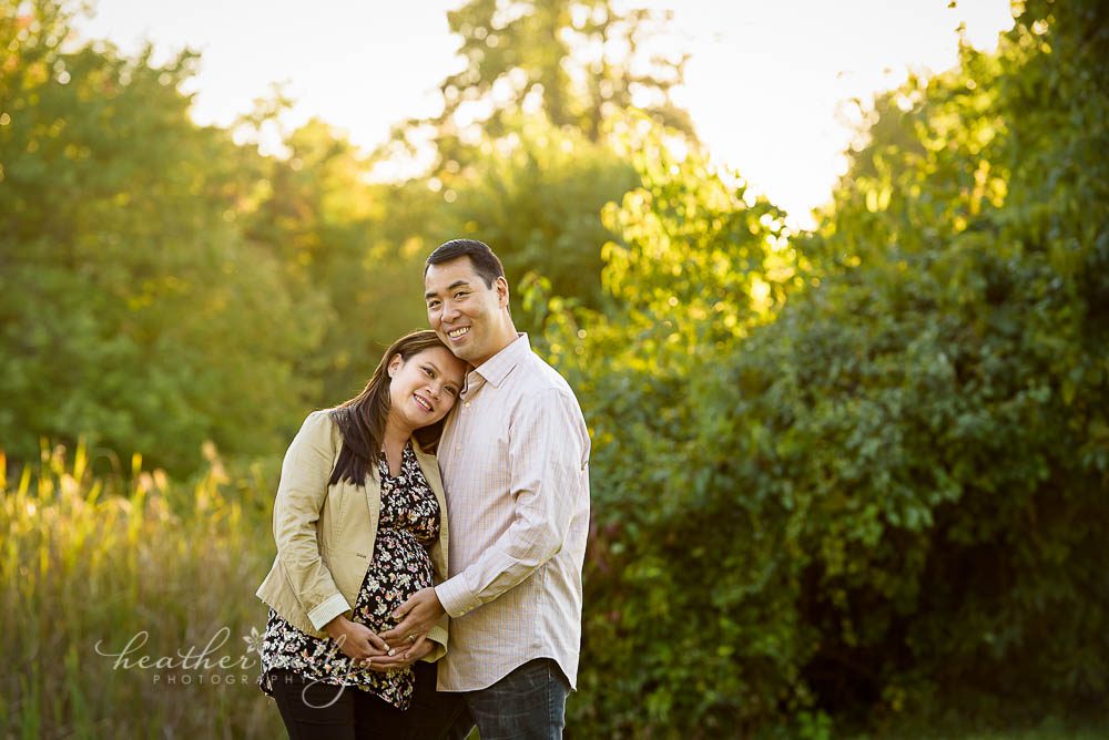 mom-to-be and dad-to-be maternity phtoography