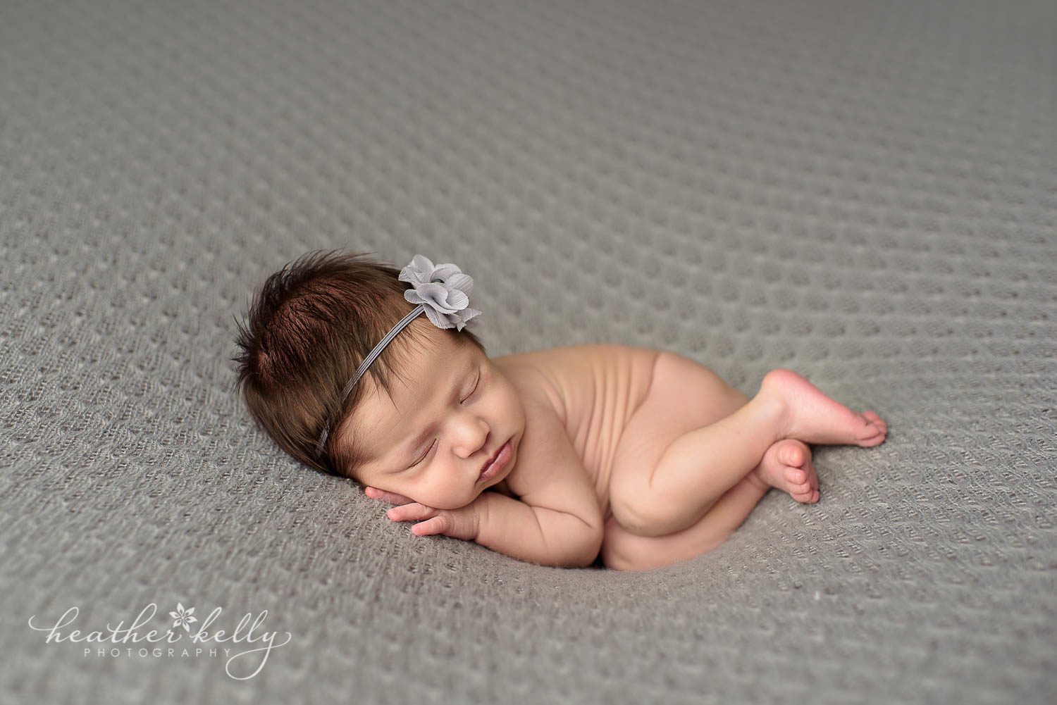 newborn photography side laying pose. monroe ct newborn photography