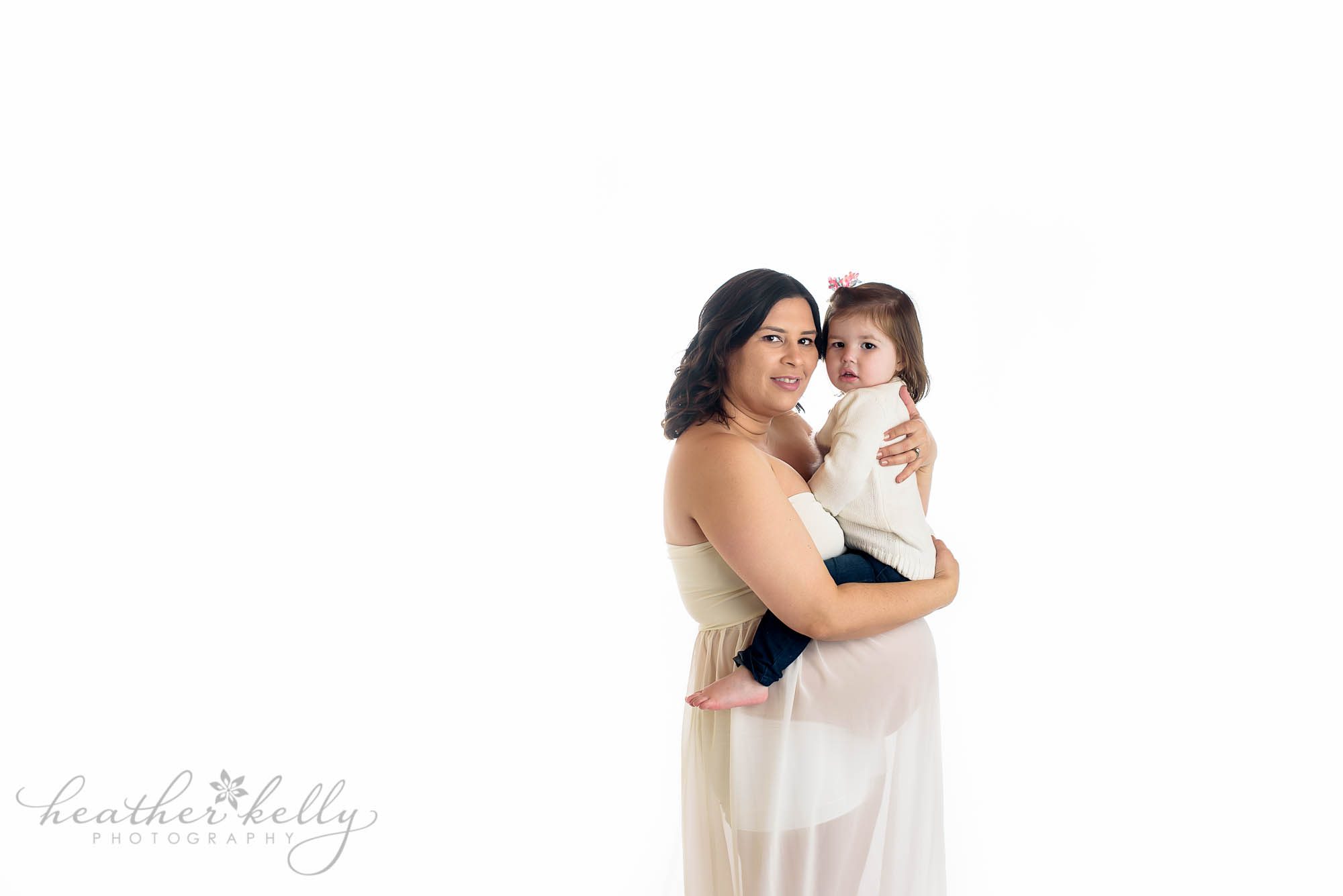 maternity image with toddler. southbury prengnacy photos