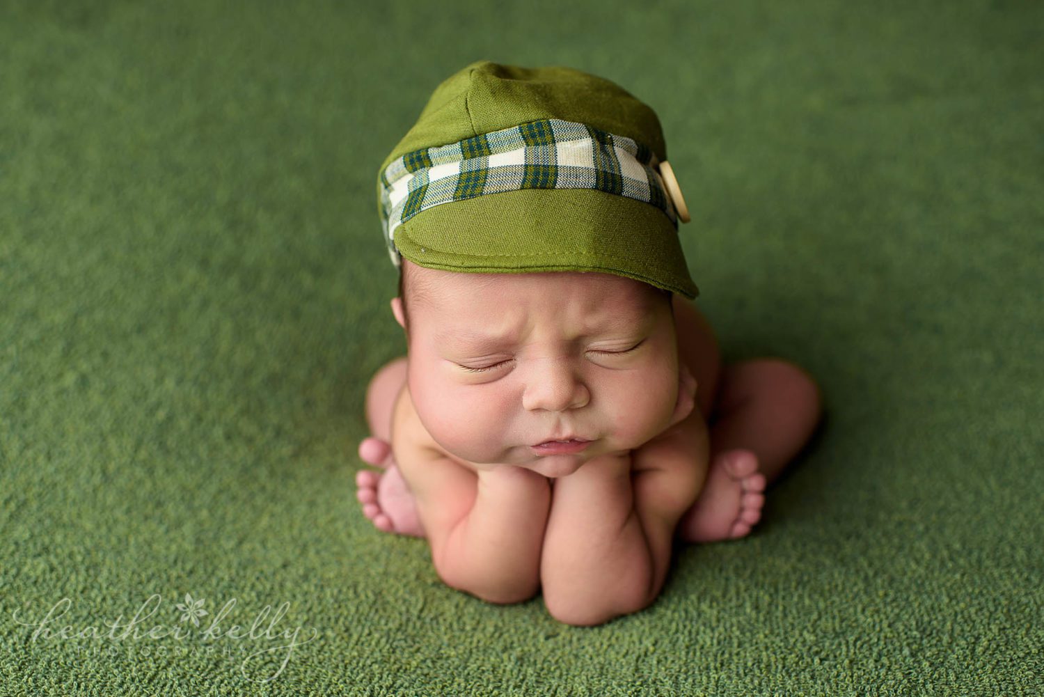 froggie pose newborn photography derby baby boy