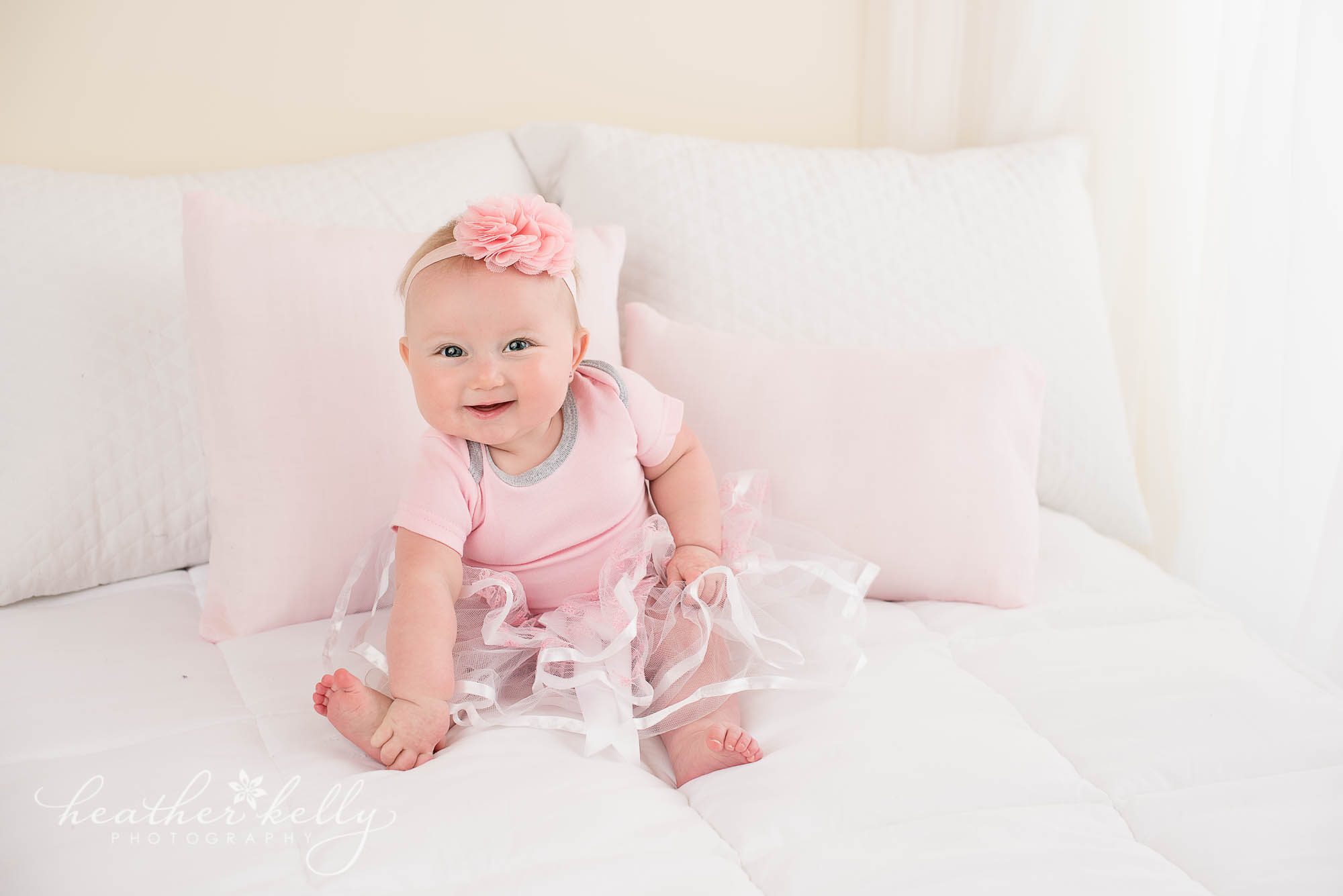sitting 6 month baby girl. ct photography
