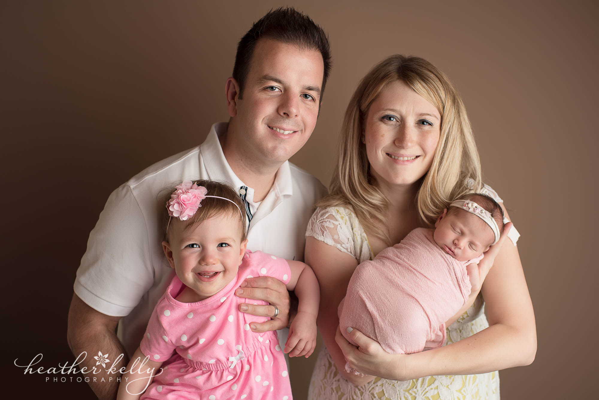 family of 4 with newborn
