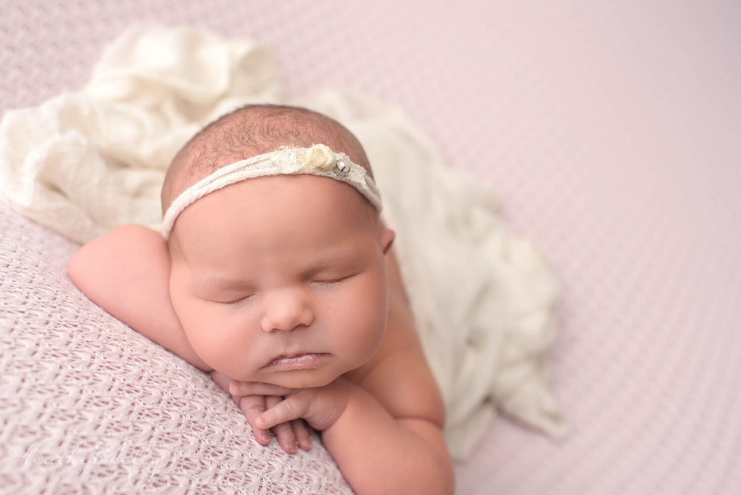 new fairfield newborn photography. newborn girl in pink